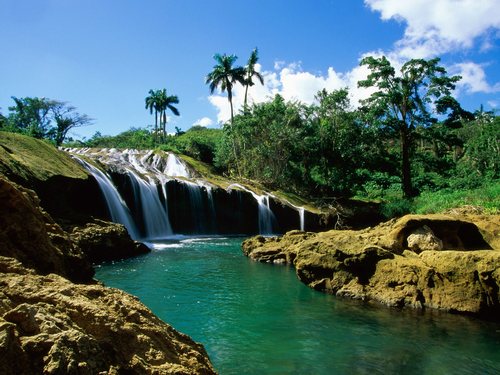 أوصاف الماء في القرآن الكريم .. El Nicho Falls, Sierra de Trinidad, Cuba